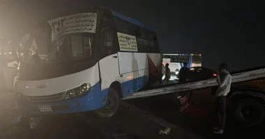 إصابة 3 أشخاص إثر انقلاب مينى باص فى منطقة 15 مايو 