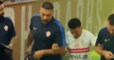 إصابة خوان بيزيرا.. لقطة مؤثرة أثناء خروجه من ملعب مباراة الزمالك والطلائع
