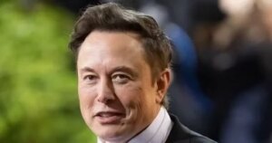 إيلون ماسك: تسونامى الذكاء الاصطناعى سيلغي الوظائف المكتبية بسرعة فائقة