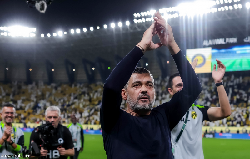 الاتحاد يفقد 11 نجما.. وكونسيساو يستنجد بالأولمبي
                                                2025.11.09 | 03:13 pm
                                                طلب البرتغالي سيرجيو كونسيساو، مدرب فريق الاتحاد الأول لكرة القدم، الاستعانة بخدمات عدد من لاعبي فريق 21 عامًا في النادي، وذلك لإكمال نصاب التدريبات خلال فترة التوقف التي انطلقت، الأحد، ضمن أيام «فيفا»، والتي تتزامن مع  ...