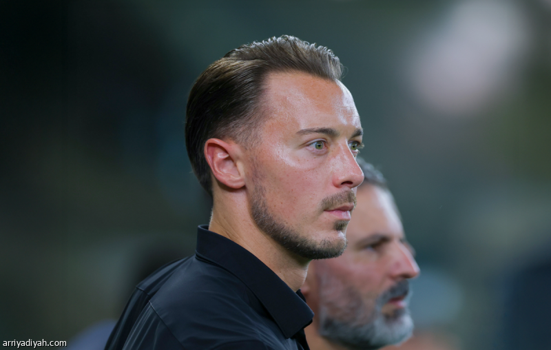 اجتماع أهلاوي يجهز صفقات الشتوية
                                                2025.11.01 | 04:05 pm
                                                اتفق الألماني ماتياس يايسله، مدرب فريق الأهلي الأول لكرة القدم، خلال اجتماع، الجمعة، مع البرتغالي روي بيدرو المدير الرياضي بالنادي، على دعمه بلاعبين في الفترة الشتوية يناير المقبل، وفق مصدر خاص بـ«الرياضية».
وأوضح  ...