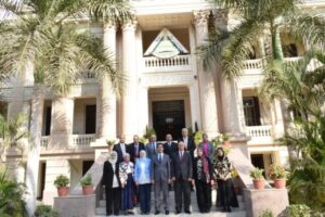رئيس جامعة بنها يستقبل فريق الاعتماد المؤسسي لضمان جودة التعليم