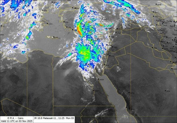 سحب رعدية ممطرة.. الأرصاد تحذر من حالة الطقس اليوم الإثنين 3 نوفمبر 2025