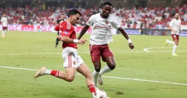 الأهلي يهزم سيراميكا 2_1 ويتأهل لنهائي السوبر المصري.. صور