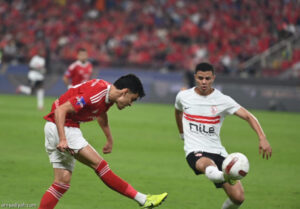 الأهلي سوبر مصر.. 5 ألقاب متتالية و8 أمام الزمالك
                                                2025.11.09 | 08:57 pm
                                                رفع فريق الأهلي المصري الأول لكرة القدم كأس السوبر المحلية للمرة الخامسة على التوالي، بعدما هزم الزمالك، غريمه التقليدي، 2ـ0، مساء الأحد على ملعب محمد بن زايد في أبو ظبي، العاصمة الإماراتية.
وحسم الفريق الأحمر مباراة  ...