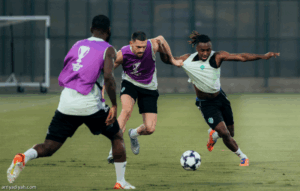 الأهلي يواجه الشارقة وعينه على «الكأس»
                                                2025.11.24 | 03:33 pm
                                                يستضيف فريق الأهلي الأول لكرة القدم نظيره الشارقة الإماراتي، عند الـ 09:15 مساءً، على ملعب «الإنماء» بمدينة الملك عبد الله الرياضية في جدة، ضمن الجولة الخامسة من دوري أبطال آسيا للنخبة، مجموعة «الغرب».
ويسعى الأهلي تحت  ...