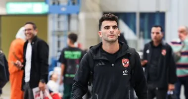 بعثة الأهلى تصل الإمارات استعدادا للمشاركة فى السوبر المصري