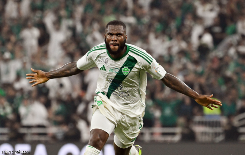 سيناريو تكرّر 4 مرات.. الأهلي يقهر القادسية بـ 10 لاعبين
                                                2025.11.21 | 10:45 pm
                                                مارسَ فريق الأهلي الأول لكرة القدم هوايته في إسقاط منافسه القادسية بعشرة لاعبين، مُتغلِّبًا عليه 2ـ1، مساء الجمعة، في جدة ضمن تاسع جولات دوري روشن السعودي، رغم لعبه منقوصًا طوال شوطٍ كاملٍ.
وتقدَّم الأهلي في الدقيقة  ...