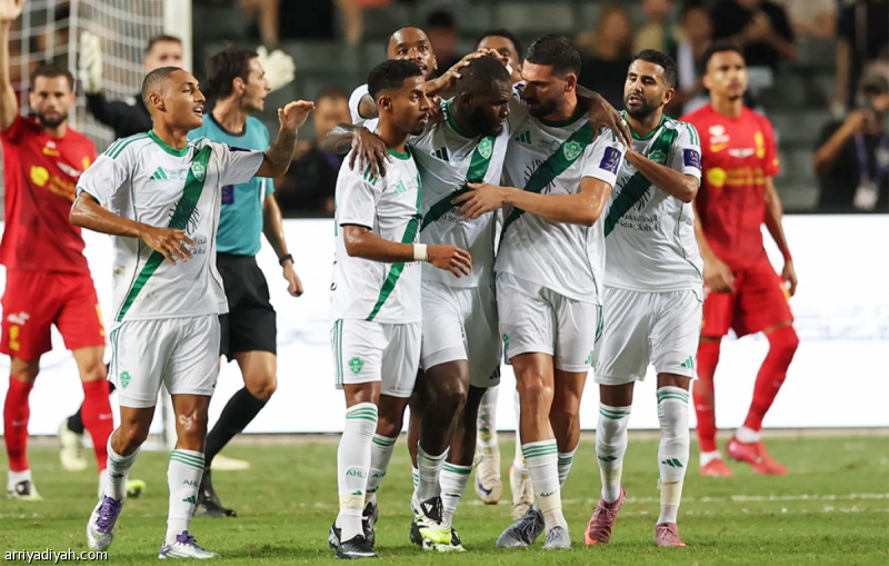 الأهلي أغرق القادسية.. والرد بمفاجأة الكأس
                                                2025.11.21 | 03:12 pm
                                                تعود عجلة دوري روشن السعودي لكرة القدم للدوران، بعد فترة التوقف الدولي، عندما يستقبل الأهلي، الجمعة، القادسية لحساب الجولة التاسعة، في مواجهة لا تنفك أن تعيد أحداثًا مهمة شهدتها مواجهاتهما، وأبرزها في 2015 عندما فجّر  ...