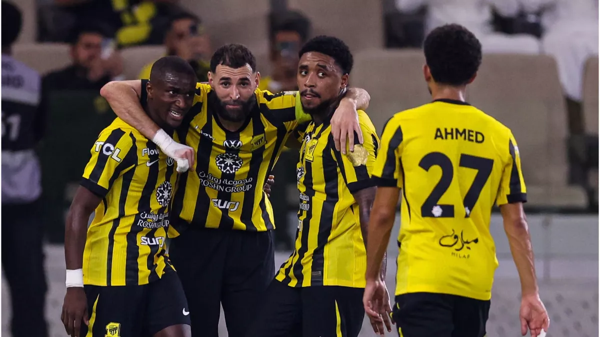 الاتحاد يقتنص فوزًا صعبًا من الرياض بدوري روشن