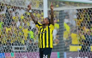 الاتحاد يلحق الشارقة بثلاث ضحايا
                                                2025.11.04 | 10:57 pm
                                                أضاف فريق الاتحاد الأول لكرة القدم نظيره الشارقة إلى قائمة ضحاياه في مواجهاته ضد منافسيه الإماراتيين بعد فوزه عليه بثلاثية نظيفة، الثلاثاء ضمن الجولة الرابعة من مجموعة الغرب لدوري أبطال آسيا.
وسجل الهولندي ستيفن  ...