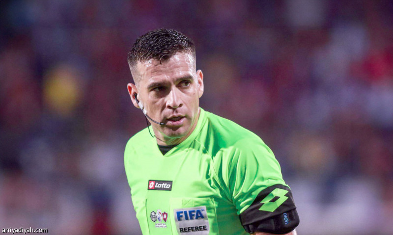 حكم الأخضر والنمسا.. قاد مباراتين في «روشن» وأوقف دوليا
                                                2025.11.05 | 02:40 pm
                                                تخضع مباراة المنتخب السعودي تحت 17 عامًا لكرة القدم ونظيره النمساوي، الأربعاء، في أولى جولات المجموعة الـ 12 بكأس العالم للناشئين، إلى صافرة حكم سبق له التعرض للإيقاف قاريًا.
وأسند الاتحاد الدولي لكرة القدم «فيفا»  ...