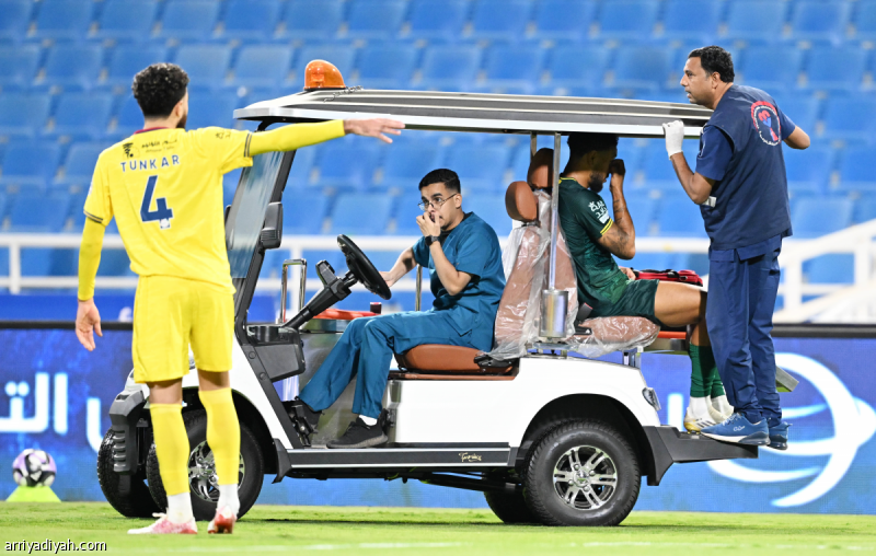 السبت.. الخليج يفحص كينج
                                                2025.11.07 | 10:28 pm
                                                يخضع النرويجي جوشوا كينج، مهاجم فريق الخليج الأول لكرة القدم، إلى فحص بالأشعة على موضع إصابته، السبت، حسبما كشفت عنه لـ«الرياضية» مصادر خاصة.
وطبقًا للمصادر ذاتها فإن الفحوصات الأولية التي أجراها كينج أظهرت أن إصابته  ...