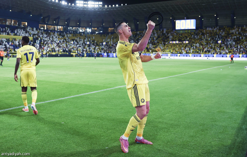 أهدر 3.. الدون يسجل 28 هدفا من جزائيات النصر
                                                2025.11.02 | 12:02 am
                                                أحرز البرتغالي كريستيانو رونالدو، مهاجم فريق النصر الأول لكرة القدم، هدفًا من ركلة جزاء للمرة الـ 28 بقميص «الأصفر»، حسم به الفوز على الفيحاء، السبت، ضمن سابع جولات دوري روشن السعودي.
وأثناء التعادل 1ـ1 انبرى «الدون»  ...