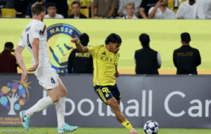 الناصر يعود بعد 21 يوما.. وجيسوس يكافئ اللاعبين
                                                2025.11.02 | 03:41 pm
                                                يعود سعد الناصر، الظهير الأيسر لفريق النصر الأول لكرة القدم، إلى المواجهات الرسمية بعد 21 يومًا أمام الخليج 23 نوفمبر الجاري، ضمن الجولة التاسعة من دوري روشن السعودي، وفق مصدر خاص بـ«الرياضية».
وأشار المصدر ذاته، إلى أن  ...