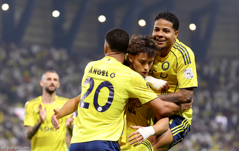 بـ 30 هدفا.. النصر يكسر رقم الهلال
                                                2025.11.24 | 04:33 pm
                                                سجّل فريق النصر بداية تاريخية في دوري المحترفين السعودي بعدما أصبح أول فريق يصل إلى 30 هدفًا خلال الجولات التسع الأولى من الموسم، محققًا رقمًا لم يسبق لأي نادٍ بلوغه منذ انطلاق المسابقة، ليؤكد حضوره كقوة هجومية ضاربة  ...