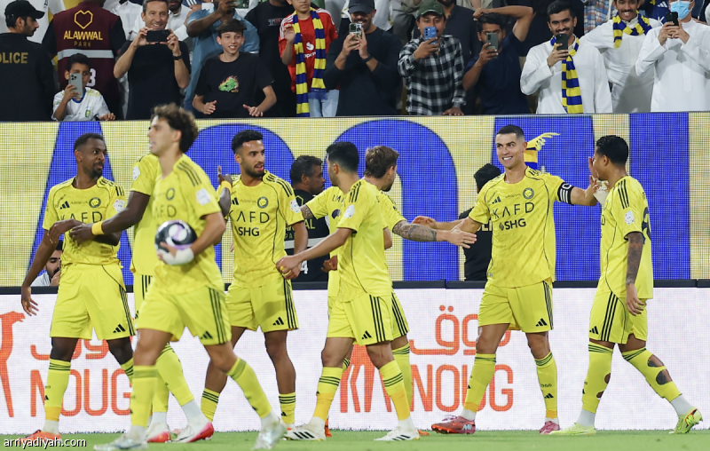 بثنائية الفيحاء.. النصر يسجل الانطلاقة الأفضل في تاريخه
                                                2025.11.02 | 01:03 am
                                                سجل فريق النصر الأول لكرة القدم أفضل انطلاقاته في دوري المحترفين السعودي بعد أن حوَّل تأخره بهدفٍ أمام الفيحاء إلى انتصارٍ بـ 2ـ1، السبت.
وحقق النصر للمرة الأولى فوزه السابع تواليًا متجاوزًا سلسلةً من ستة انتصاراتٍ  ...