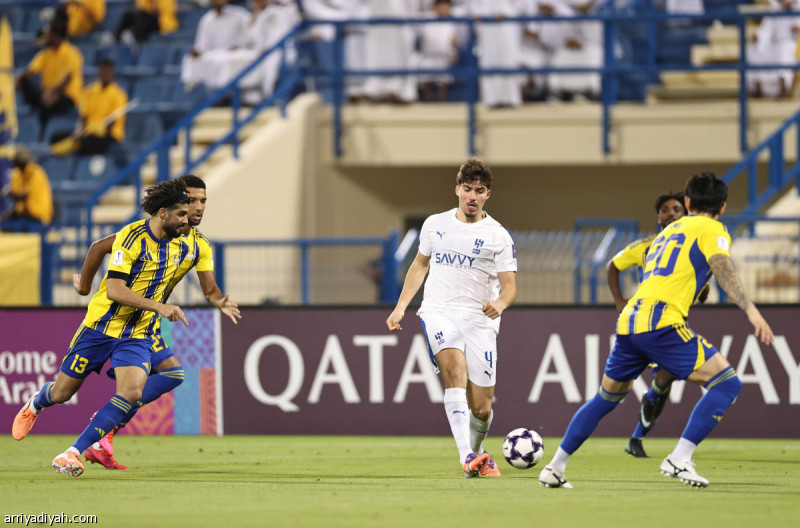 سادس انتصار هلالي بفارق هدف
                                                2025.11.03 | 11:54 pm
                                                حقق فريق الهلال الأول لكرة القدم، الإثنين في الدوحة، فوزه السادس بفارق هدفٍ واحدٍ خلال الموسم الجاري.
وهزم الهلال مضيفه الغرافة القطري 2ـ1، على ملعب ثاني بن جاسم، ضمن رابع جولات مجموعة الغرب من دوري أبطال آسيا للنخبة. 
 ...