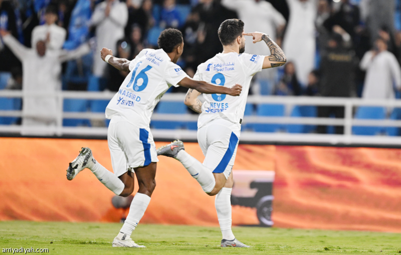 الهلال يعاقب النجمة ويكمل 10 انتصارات متتالية
                                                2025.11.07 | 10:52 pm
                                                أكمل فريق الهلال الاول لكرة القدم، الجمعة، سلسلةً من 10 انتصارات بعدما هزم مضيفه النجمة 4ـ2، ضمن ثامن جولات دوري روشن السعودي.
وتأخّر الضيف مرتين في النتيجة، وتعادل في كل مرة، ثم أحرز هدفين حصد بهما النقاط الثلاث، رافعًا  ...