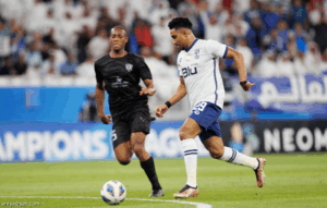 الهلال ..7 انتصارات في ضيافة القطريين
                                                2025.11.03 | 03:23 pm
                                                تتساوى كفَّتا الفوز مع التعادل عندما يتعلَّق الأمر بمواجهات فريق الهلال الأول لكرة القدم مع الفرق القطرية على أرضها ضمن دوري أبطال آسيا للنخبة، باسميه السابق والحالي.
ويمتلك «الأزرق» فرصة ترجيح كفة الفوز عندما ينزل  ...