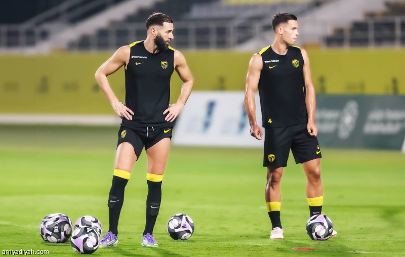 تجاوز إصابة الشارقة.. بنزيما يدعم الاتحاد قبل الديربي
                                                2025.11.06 | 11:22 pm
                                                تجاوز الفرنسي كريم بنزيما، مهاجم فريق الاتحاد الأول لكرة القدم، الإصابة التي تعرض لها خلال لقاء «النمور» مع الشارقة الإماراتي، الثلاثاء الماضي، ضمن منافسات دوري أبطال آسيا للنخبة، وشارك في التدريبات الخميس، تحضيرًا  ...