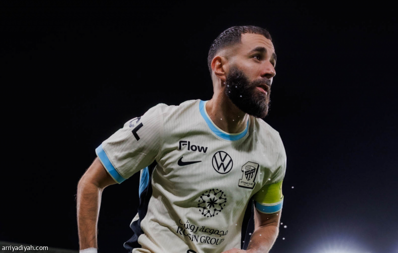 أمام الخليج.. بنزيما يسجل الغياب السادس
                                                2025.11.01 | 02:52 pm
                                                سجل الفرنسي كريم بنزيما، قائد فريق الاتحاد الأول لكرة القدم، غيابه السادس عن القطب الجداوي الموسم الجاري بعد استبعاده عن مواجهة الخليج، السبت، بقرار فني من مدربه البرتغالي سيرجيو كونسيساو.
وفي غيابات بنزيما الخمسة  ...