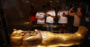 اليوم السابع في جولة خاصة لأول مرة داخل قاعات الفرعون الذهبي توت عنخ آمون.. فيديو