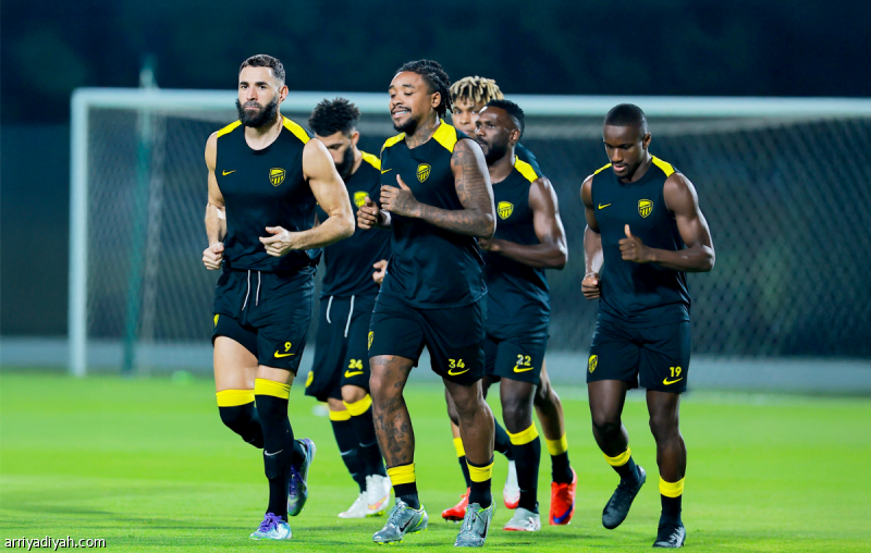 أمام الإماراتيين.. 4 انتصارات اتحادية في جدة
                                                2025.11.04 | 03:46 pm
                                                يبحث فريق الاتحاد الأول لكرة القدم عن خامس انتصاراته أمام منافسٍ إماراتي في جدة عندما يستقبل ضيفه الشارقة، الثلاثاء، على ملعب «الإنماء»، ضمن الجولة الرابعة من مجموعة الغرب لدوري أبطال آسيا للنخبة.
واستضاف الفريق  ...