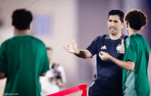 في قطر.. تدريب الأخضر يكافح إرهاق السفر
                                                2025.11.01 | 10:07 pm
                                                افتتح المنتخب السعودي تحت 17 عامًا لكرة القدم تدريباته في قطر، السبت، بعد ساعات من الوصول إليها تأهبًا لخوض منافسات كأس العالم للناشئين.
وأفادت لـ «الرياضية» مصادر خاصة بتركيز الجهاز الفني خلال الحصة التدريبية، التي  ...