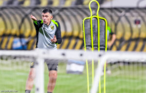 كادش والعبود يعززان صفوف الاتحاد
                                                2025.11.02 | 09:24 pm
                                                استعاد فريق الاتحاد الأول لكرة القدم المدافع حسن كادش، والجناح عبد الرحمن العبود عبر التدريب الجماعي، مساء الأحد، بعد تعافيهما من إصابتيهما.
واكتفى اللاعبون الذين بدؤوا مباراة الخليج، السبت، بتمارين استشفائيةٍ،  ...