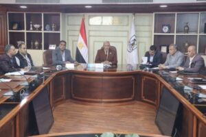 السكرتير العام ببني سويف يترأس الاجتماع الدوري لمجلس إدارة مشروع المواقف