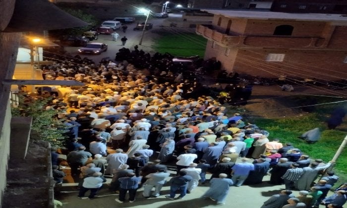 وداع مهيب لسيدة وابنها قتلا على يد زوجها في المنوفية