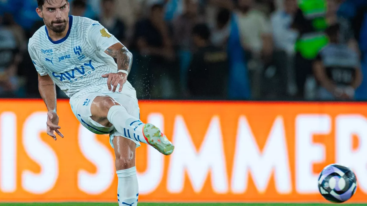 تطور جديد في مستقبل نيفيز مع الهلال.. "خطوة واحدة على النهاية"