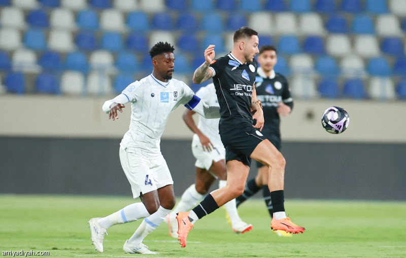 أمام الشباب.. ناري يرفض خسارة الأخدود الأولى
                                                2025.11.23 | 08:19 pm
                                                حافظ فريق الأخدود الأول لكرة القدم على سجله الخالي من الخسائر أمام الشباب بعد تعادلهما بنتيجة 1ـ1، في اللقاء الذي جمعهما لحساب الجولة التاسعة من دوري روشن السعودي، الأحد.
تاريخيًّا، تواجه الفريقان في دوري المحترفين 4  ...