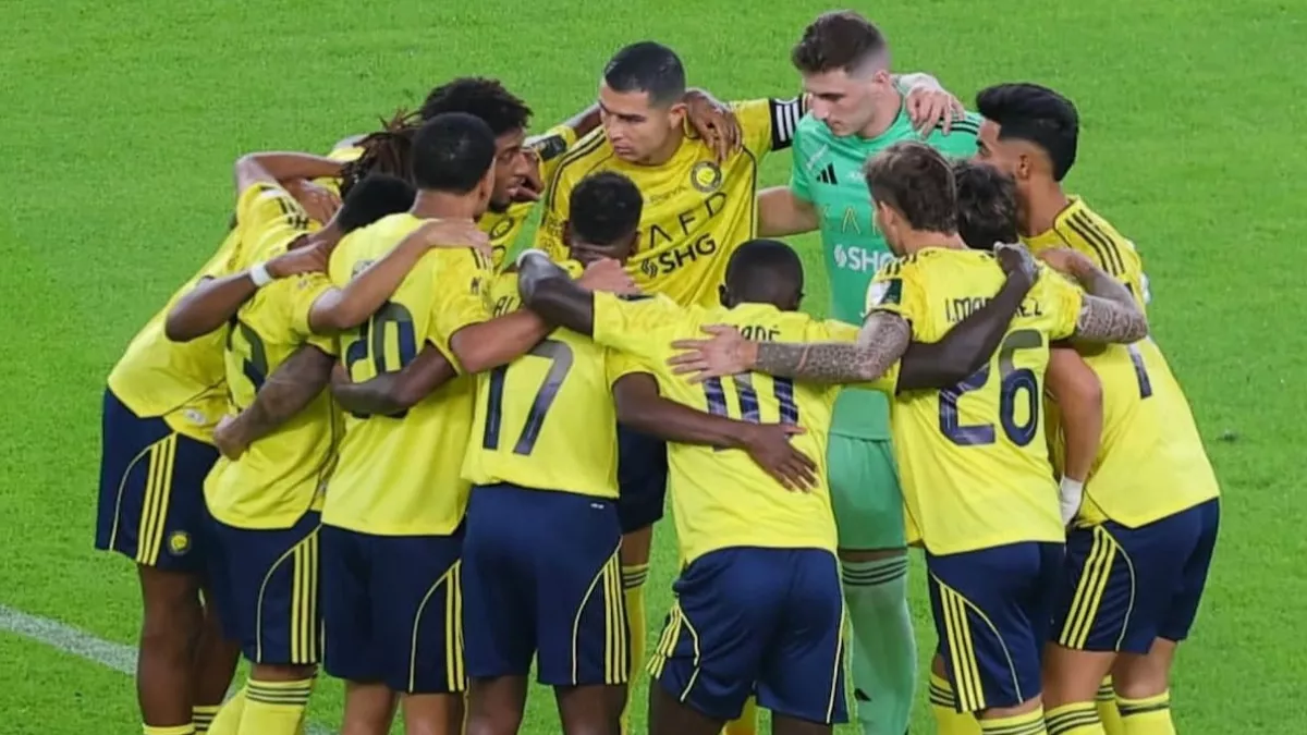 "فعل ما عجزت عنه لجنة التحكيم".. تعليق مثير على حكم مباراة النصر والخليج