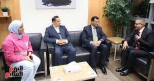 وزير الرياضة يهنئ الكاتب الصحفى عبد الفتاح عبد المنعم برئاسة تحرير اليوم السابع