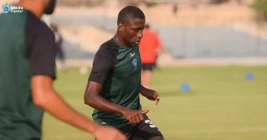 توريه والعرفاوى لاعبا المحلة يتوجهان لبلادهما لقضاء إجازة