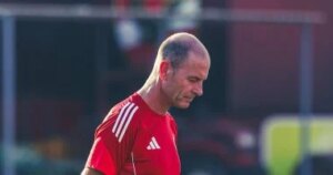 توروب يطلب تقريرا من طبيب الأهلى عن حالة المصابين قبل مواجهة بطل الجزائر