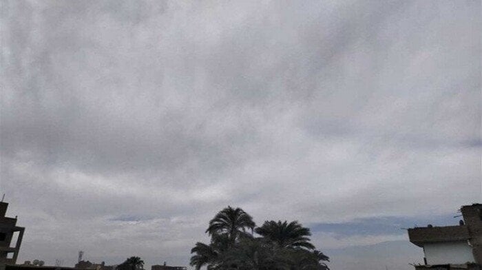 حالة الطقس اليوم السبت 15 نوفمبر 2025.. سحب منخفضة وسقوط أمطار