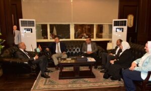 توقيع عقود عدد من المشروعات الجديدة في الأقصر