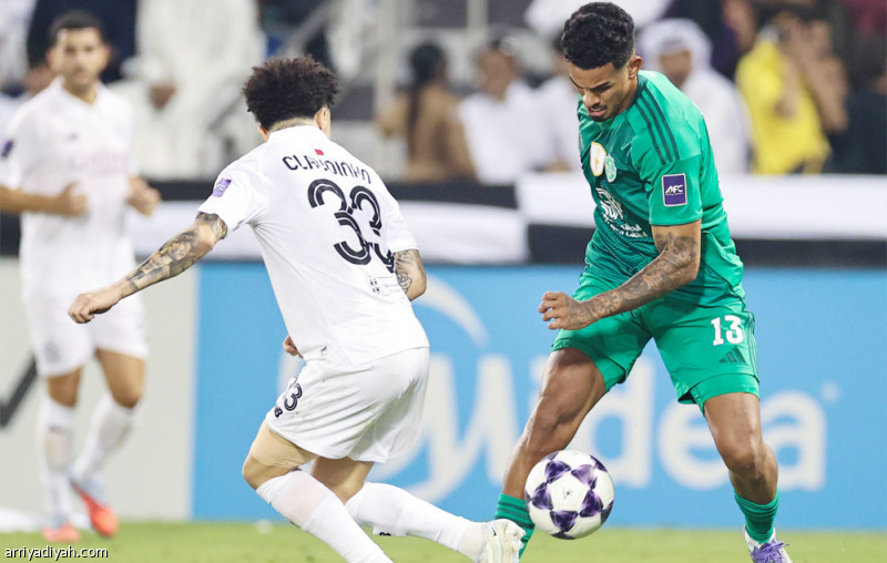 جالينو.. يعود بأول مساهمة
                                                2025.11.04 | 09:55 pm
                                                زيَّن البرازيلي ويندرسون جالينو، جناح فريق الأهلي الأول لكرة القدم، عودته من الإصابة، بتقديم باكورة مساهماته التهديفية خلال الموسم الجاري، عبر تمريرة حاسمة مكّنت مواطنه ماتيوس جونسالفيس من هز شباك السد القطري في  ...