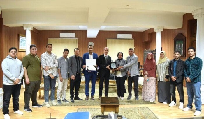 جامعة بني سويف تُدشن معامل ووحدات مطورة لدعم ذوي الهمم وتحتفي بتفوق طلاب الصيدلة