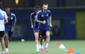 جيسوس يبعد الأساسيين عن لقاء جوا.. وسيماكان يتحسّن
                                                2025.11.04 | 12:29 am
                                                يعتزم البرتغالي جورجي جيسوس، مدرب فريق النصر الأول لكرة القدم، إعفاء اللاعبين الأساسيين من خوض مباراة جوا الهندي، الأربعاء المقبل، على ملعب «الأول بارك» في الرياض، ضمن الجولة الرابعة من رابع مجموعات دوري أبطال آسيا 2،  ...