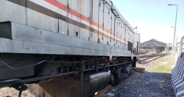 مصرع شخص وطفلة سقطا من قطار فى المنوفية