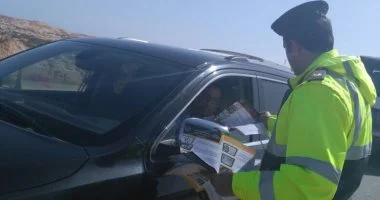 حملات مرورية لرصد المخالفات بمحاور القاهرة والجيزة