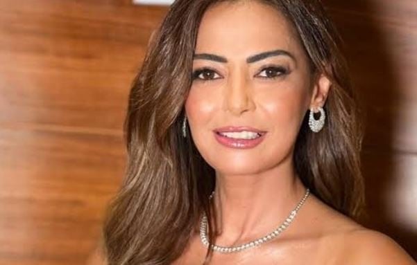 بعد انفصالها عن كريم محمود عبد العزيز.. داليا مصطفى تدعم آن الرفاعي