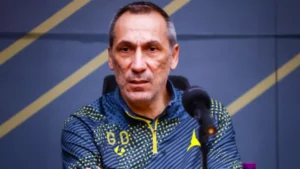 دونيس: بروزوفيتش يستحق الطرد وأهداف النصر جاءت من أخطاء