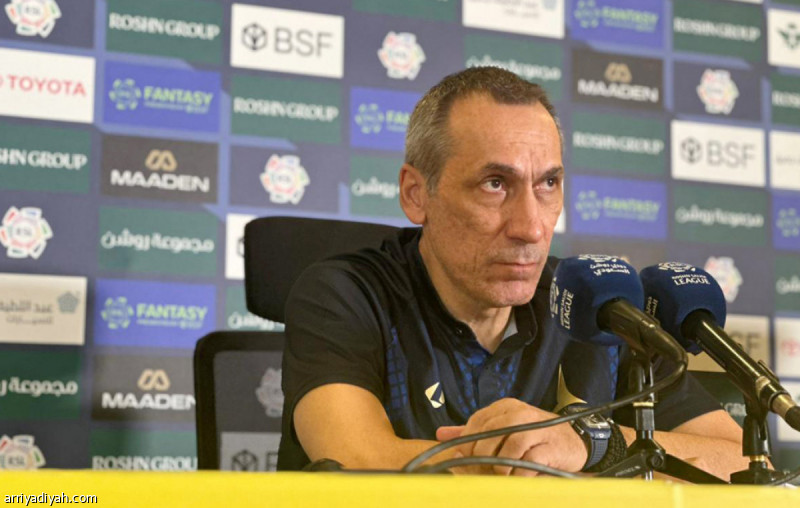 دونيس: قرارات الحكم أثرت على المباراة
                                                2025.11.23 | 11:19 pm
                                                انتقد اليوناني جورجيوس دونيس، مدرب فريق الخليج الأول لكرة القدم، القرارات التحكيمية، بعد الخسارة 1ـ4 من النصر الأحد في الرياض.
وصرّح خلال مؤتمر صحافي: «أحيانًا لا تعتمد الكرة على الفريقين فقط، القرارات تصنع الفارق،  ...