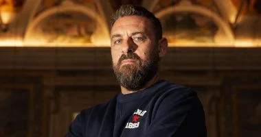 دي روسي مدربًا لجنوى الإيطالي رسميًا