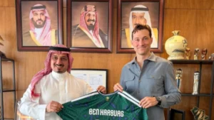 رئيس الخلود يحرج نجم الهلال ويكشف مفاجأة مدوية .. "الأزمة ليست الرواتب"